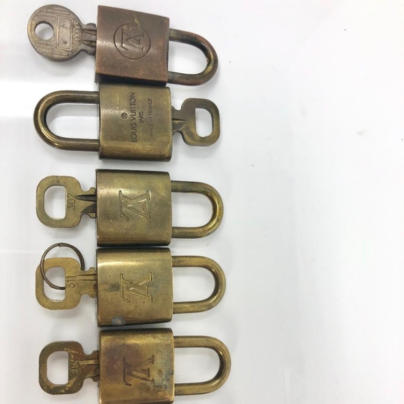Auth Louis Vuitton Gold Tone Lock and Key #753L22 - Picture 3 of 7